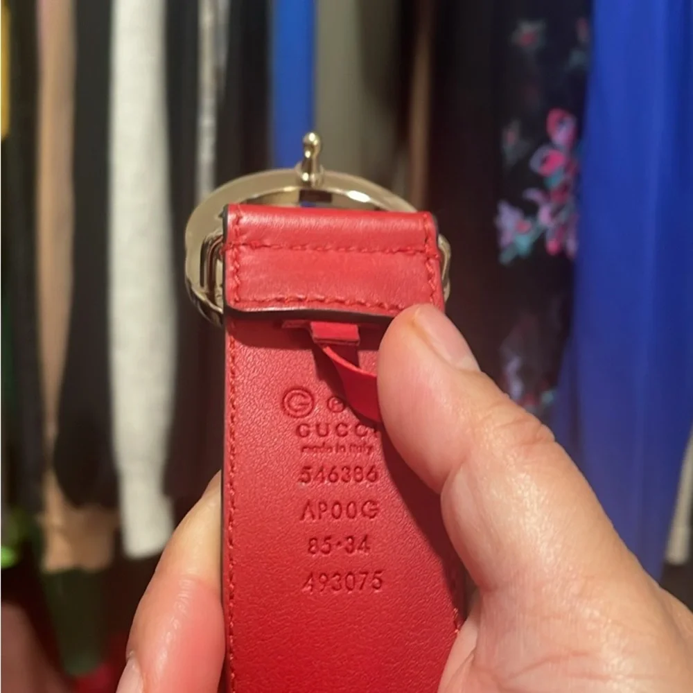 Gucci Vibrant Red Leather Belt with Gold GG Emblem - Picture 2 of 2